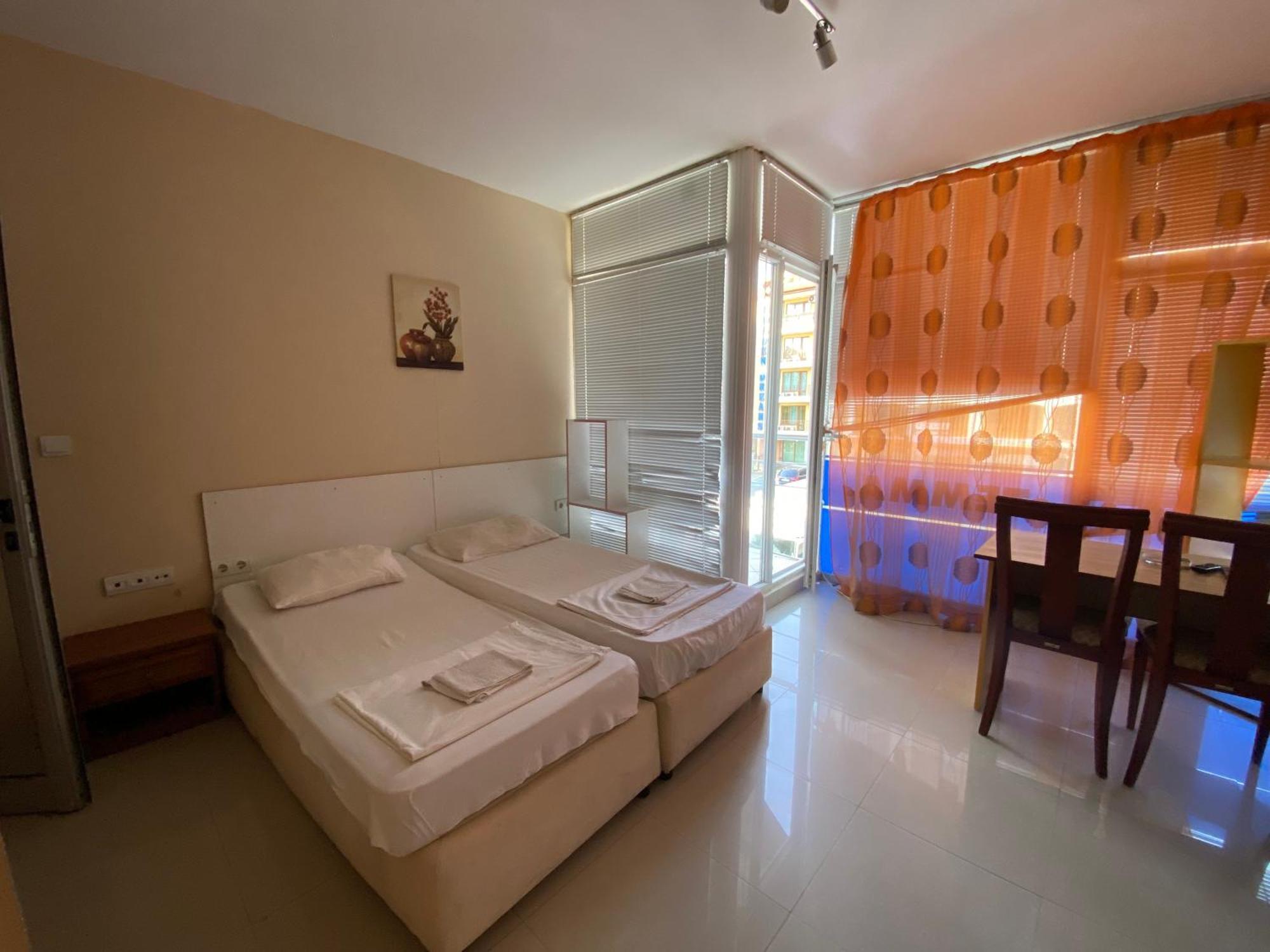 Studios & Apartments Perla 써니비치 외부 사진